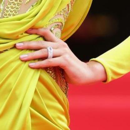 Irina Shayk wears Avakian ring
