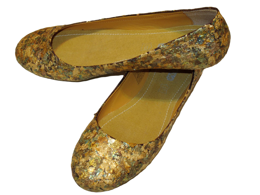 Want a pair of hand-painted ballerina flats? Read on!