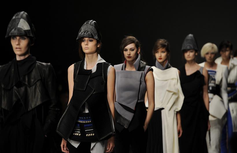 Haizhen Wang wins Fashion Fringe 2012