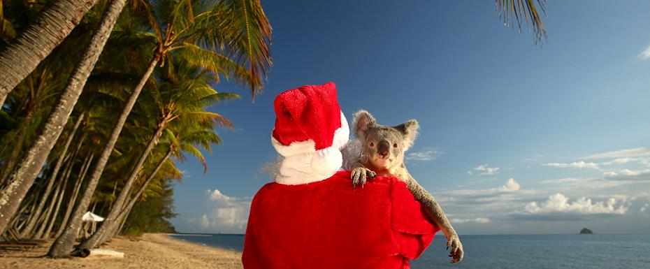 Santa papped chillin’ in Australia