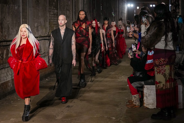 Ingrid Kraftchenko Rocks London Fashion Week With Ecofuturism Catwalk (VIDEO)